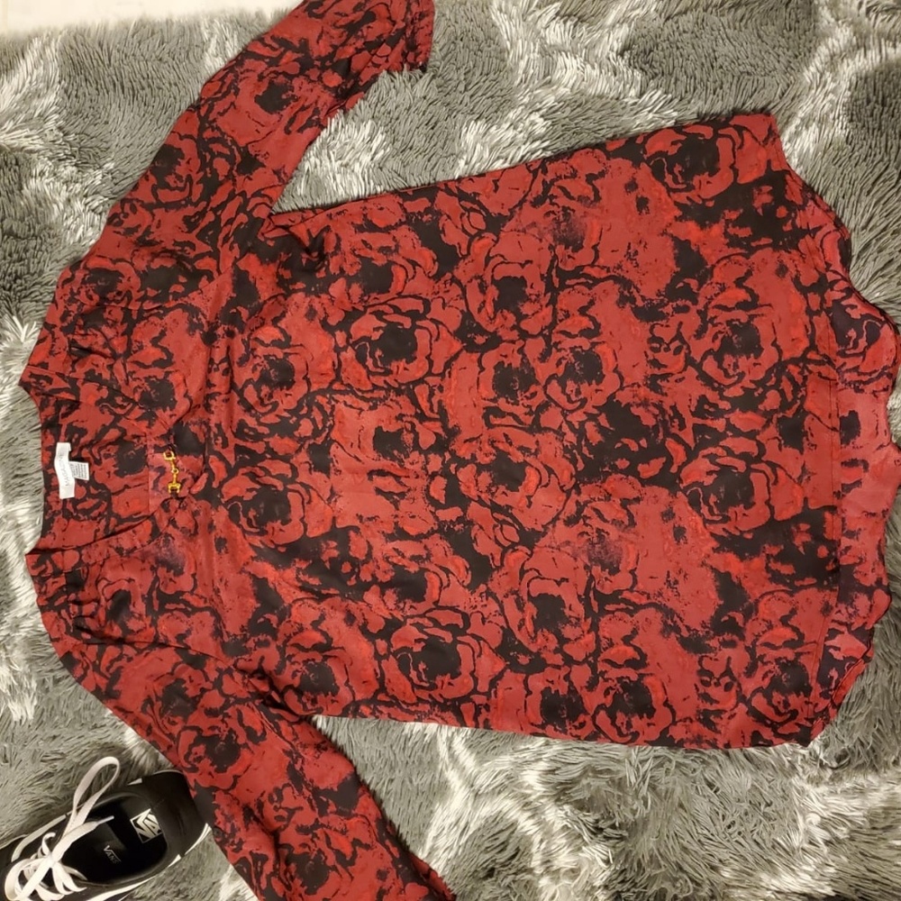 rose patterned top